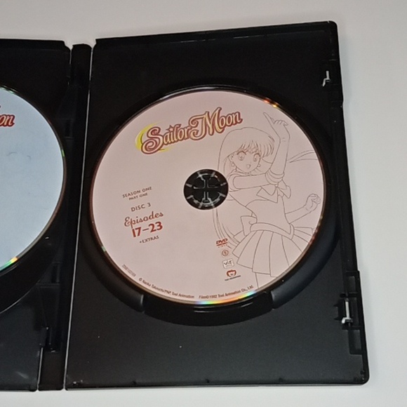 Season 1 Sailor Moon 3-disc DVD - Picture 6 of 6